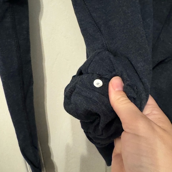 Lululemon stress less hoodie size 6 vguc - Picture 4 of 11